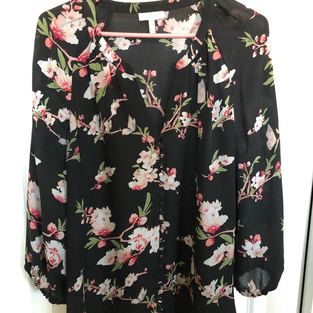 Beautiful floral button up blouse